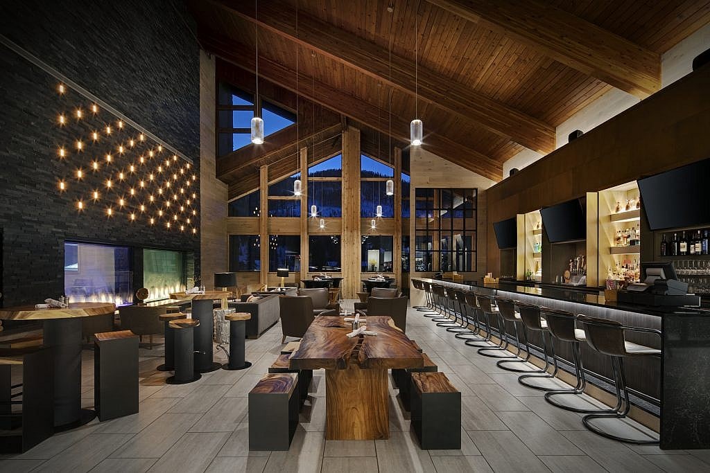 Restaurant and bar at the DoubleTree Hotel in Vail