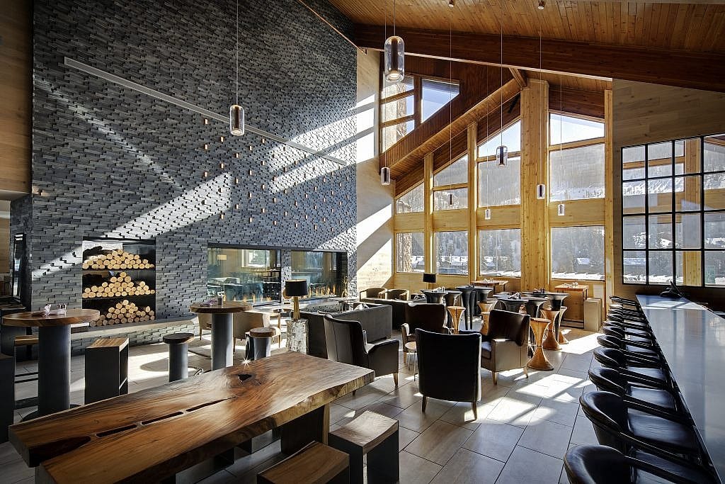 Image of the open plan bar and restaurant at the new DoubleTree Vail in Colorado. Snow ski resort in the winter and outdoor adventure destination in the summer.
