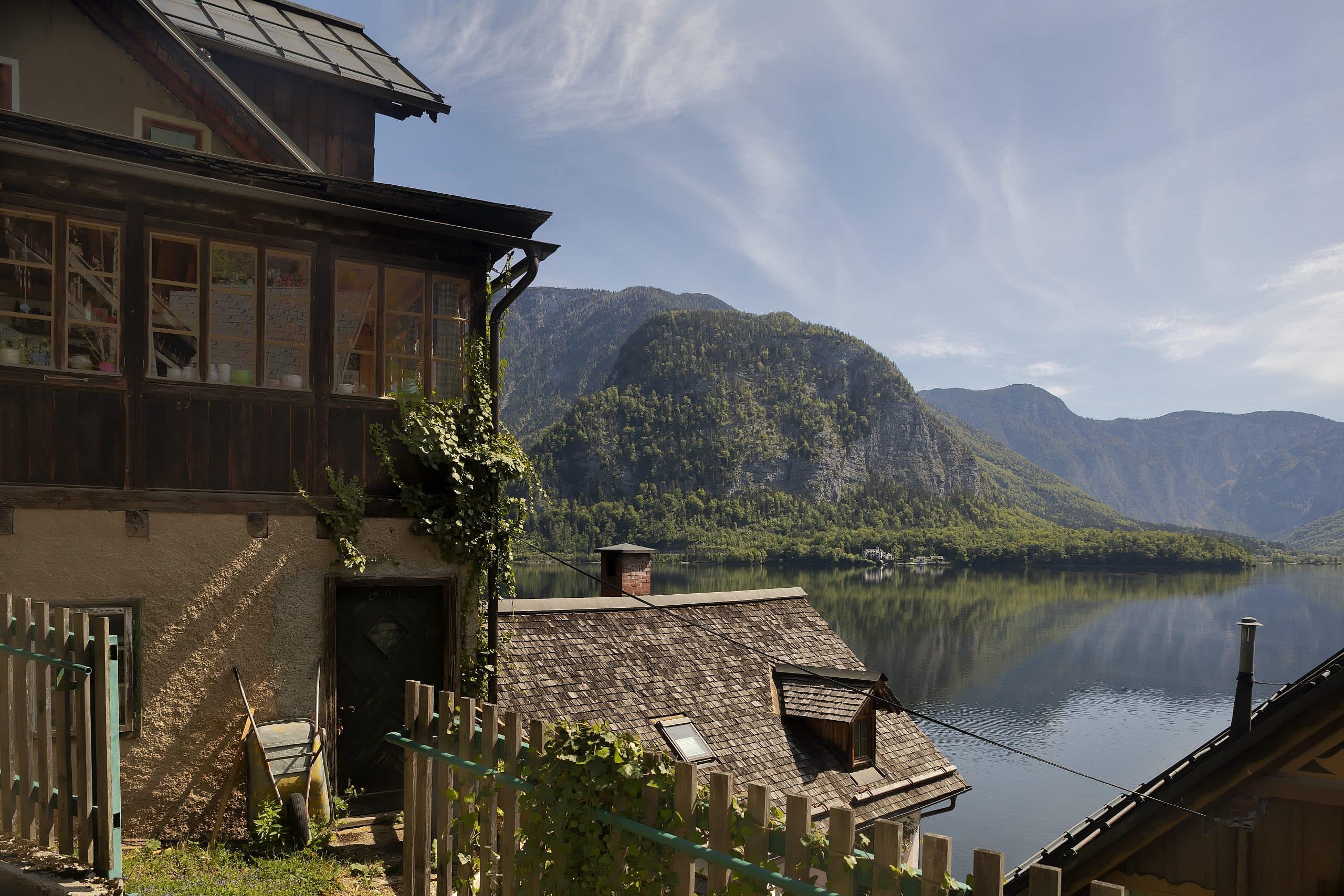Houses perched on the hill overlooking Hallstattersee
