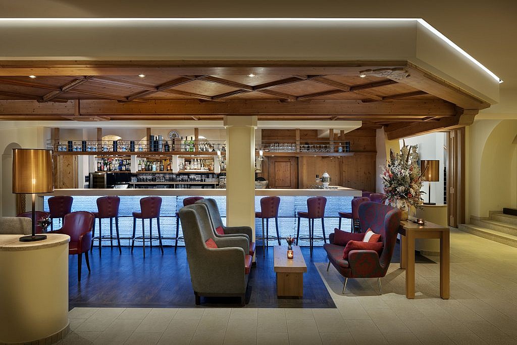 Arabella Alpenhotel Spitzingsee, A Tribute Portfolio hotel by Marriott, Lobby Bar