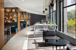 LM Club Lounge at Le Méridien Étoile with lounge seating and contemporary design.