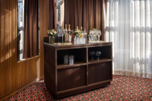 Modern drinks and glassware setup at Sheraton Grand Salzburg